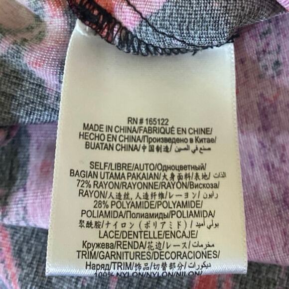 BCBGMAXAZRIA Multicolor Lace Long Sleeve Deep V Neck Faux Wrap Blouse Top Size M - Picture 4 of 4